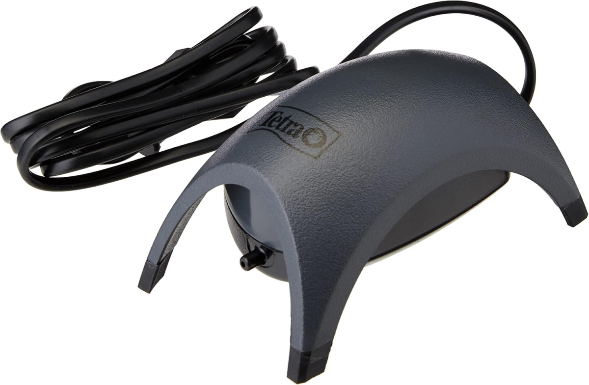 Бесшумный одноканальный сетевой черный компрессор для аквариума 50-100 л Tetra APS Black 100