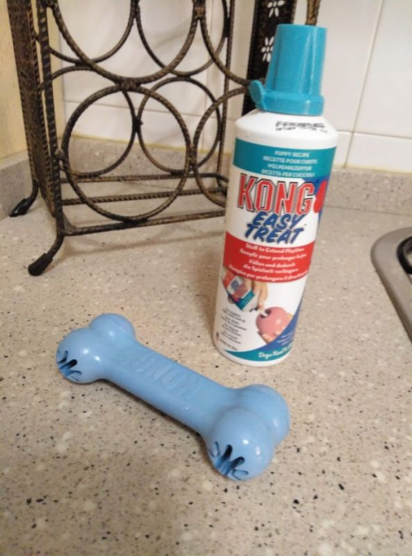 Іграшка для цуценят Кісточка для ласощів KONG Puppy Goodie Bone Іграшка для цуценят Кісточка для ласощів KONG Puppy Goodie Bone