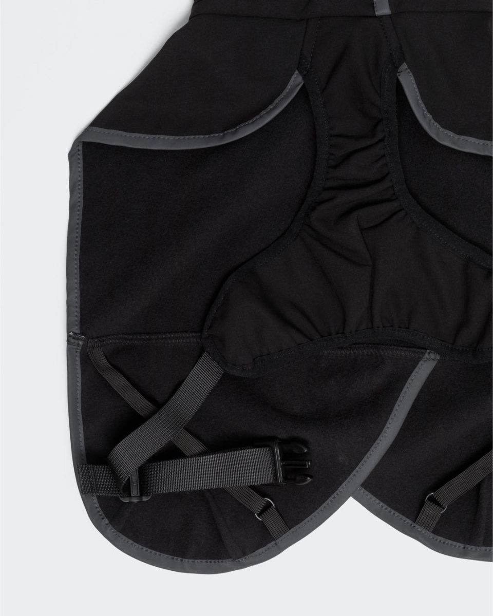 Водонепроникна відновлююча куртка на FIR-підкладці для собак PAIKKA Recovery Softshell Jacket Black Водонепроникна відновлююча куртка на FIR-підкладці для собак PAIKKA Recovery Softshell Jacket Black