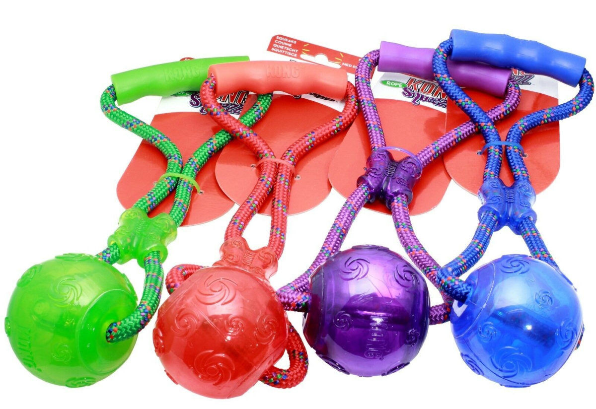 KONG Squeezz Ball W/Rope Жувальна іграшка для собак М'яч з пищалкою на канаті з ручкою